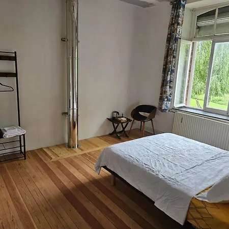 Δωμάτια σε οικογενειακή κατοικία Mam'ika